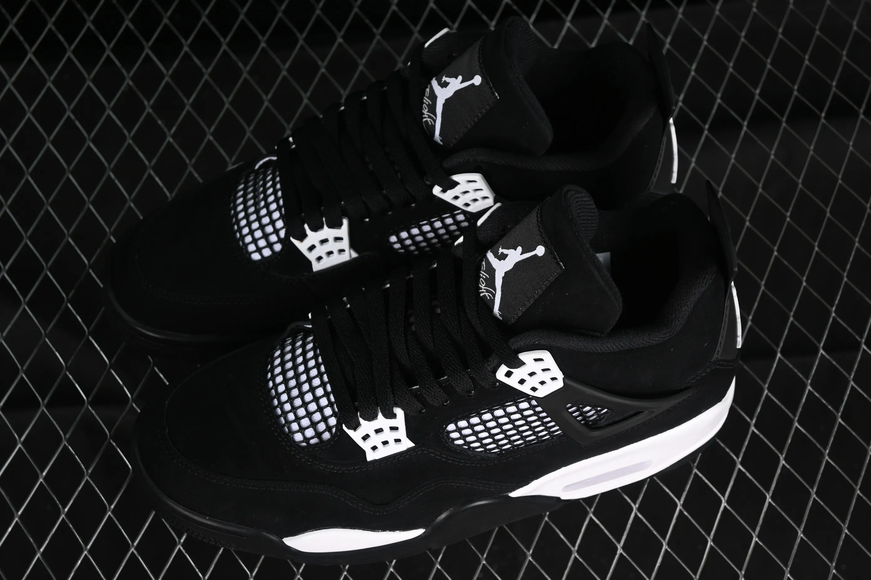 All categories Air Jordan Jordan series basketball shoes Air Jordan 4 OG version Air Jordan 4 Retro "White Thunder" AJ4 Joe 4 White Thunder FQ8138-001